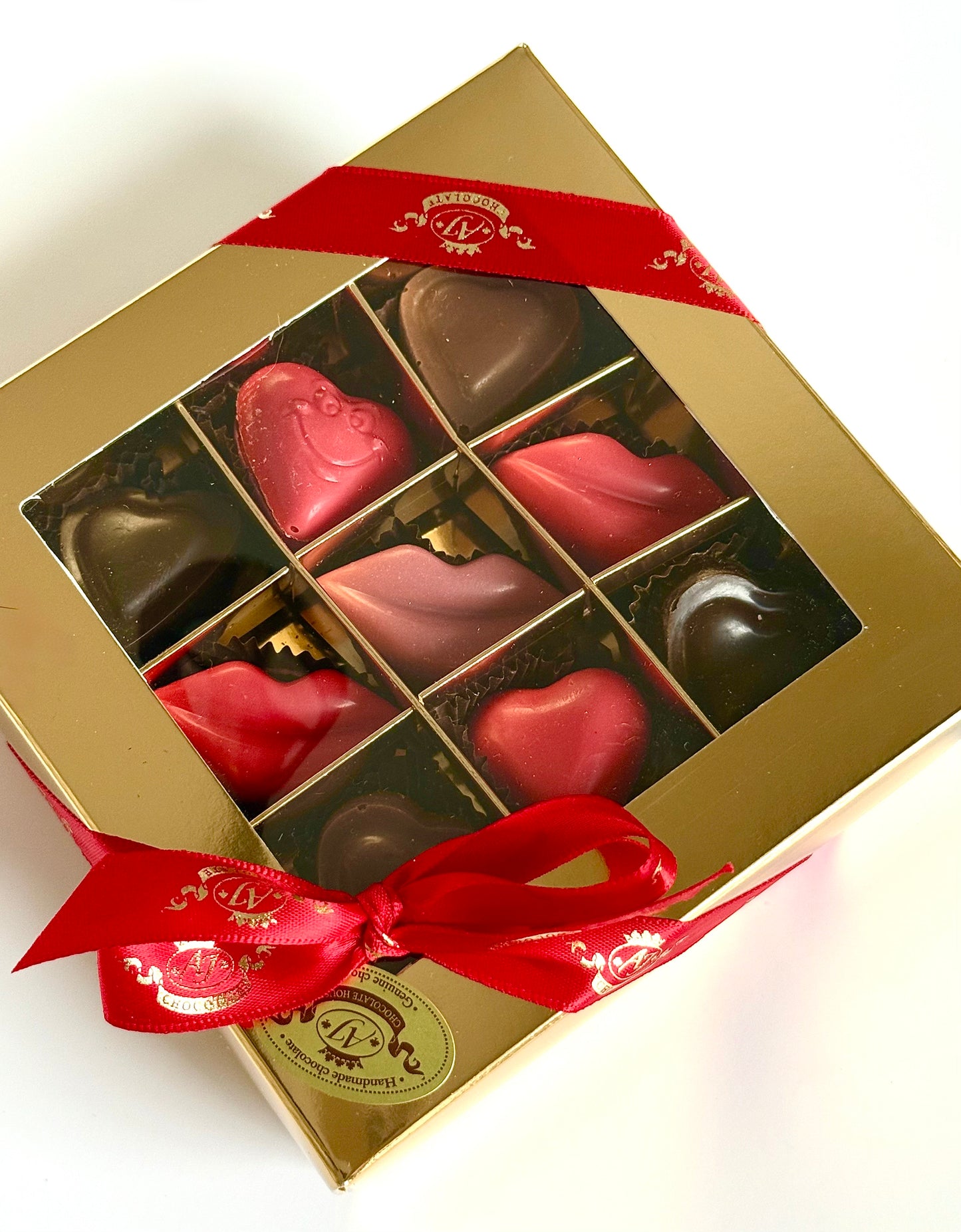 Auksinė dėžutė "Širdelės ir lūpos", 110 gr.