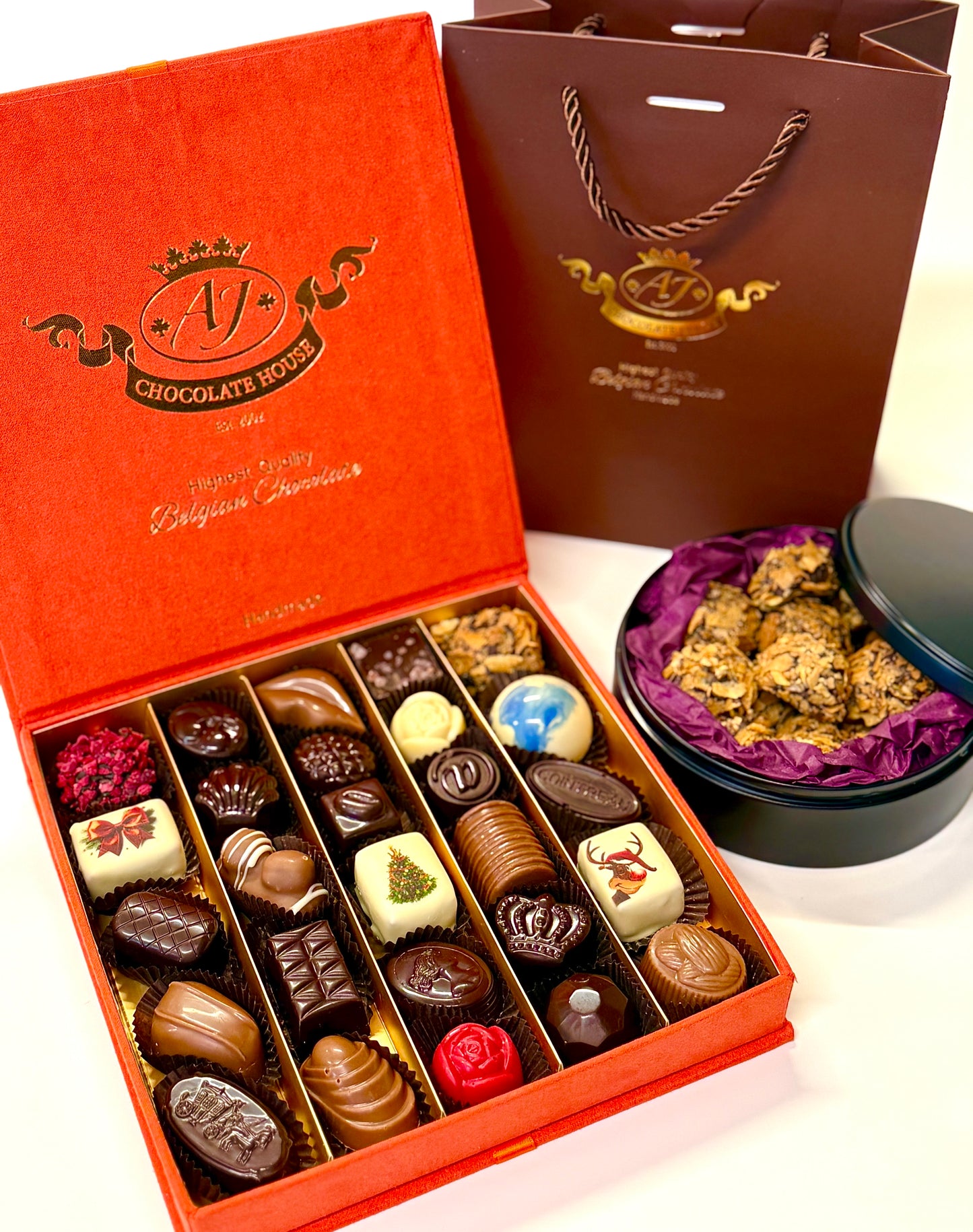 Kalėdinių saldainių asorti + belgiški triufeliai 50 proc. NUOLAIDA