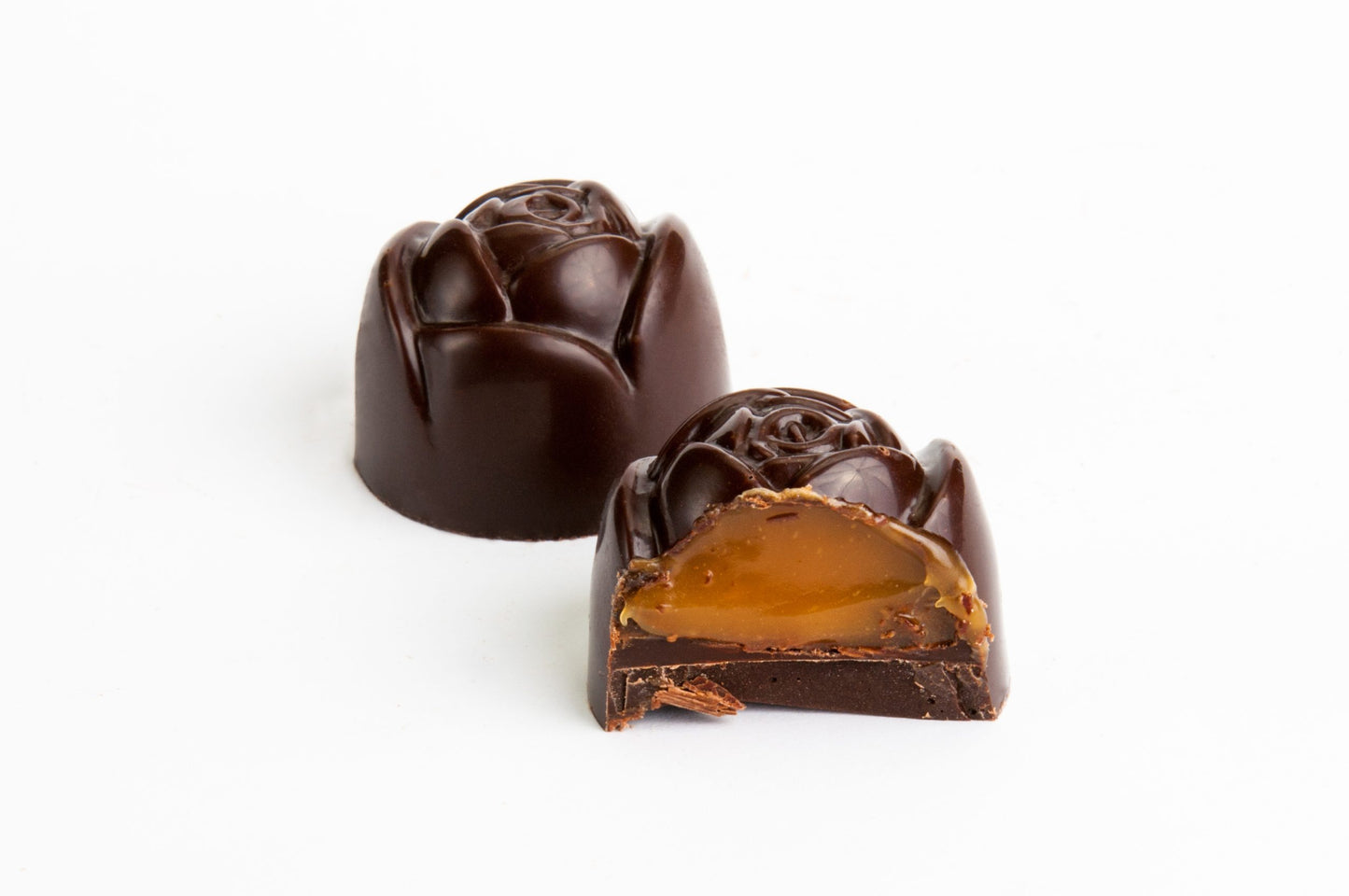 Tumšās šokolādes konfektes ar karameļu krēmu "Rose" 12 g. Preces Nr. 0018 (100 g.)