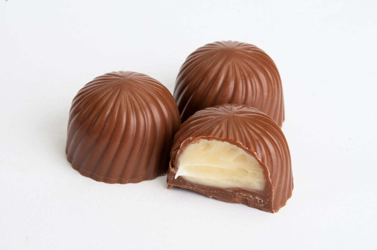 Vārīta piena šokolādes konfekte ar krējumu 12 g. Preces Nr. 0022 (100 g.)