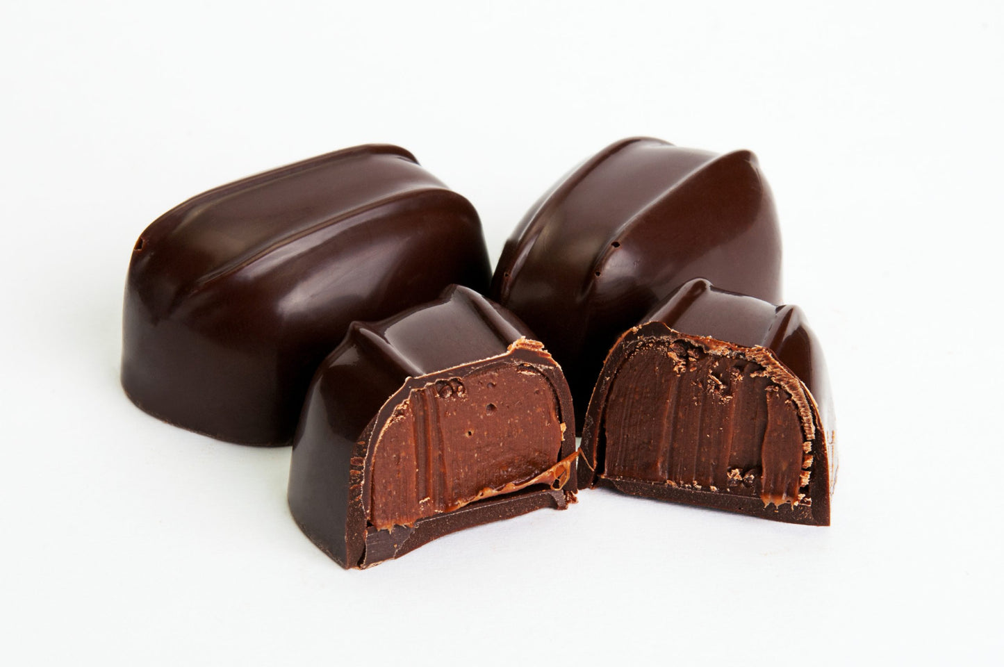 Tumšās šokolādes konfektes ar Kubas rumu "Tulpė" 12 g. Produkta Nr. 0036 (100 g.)