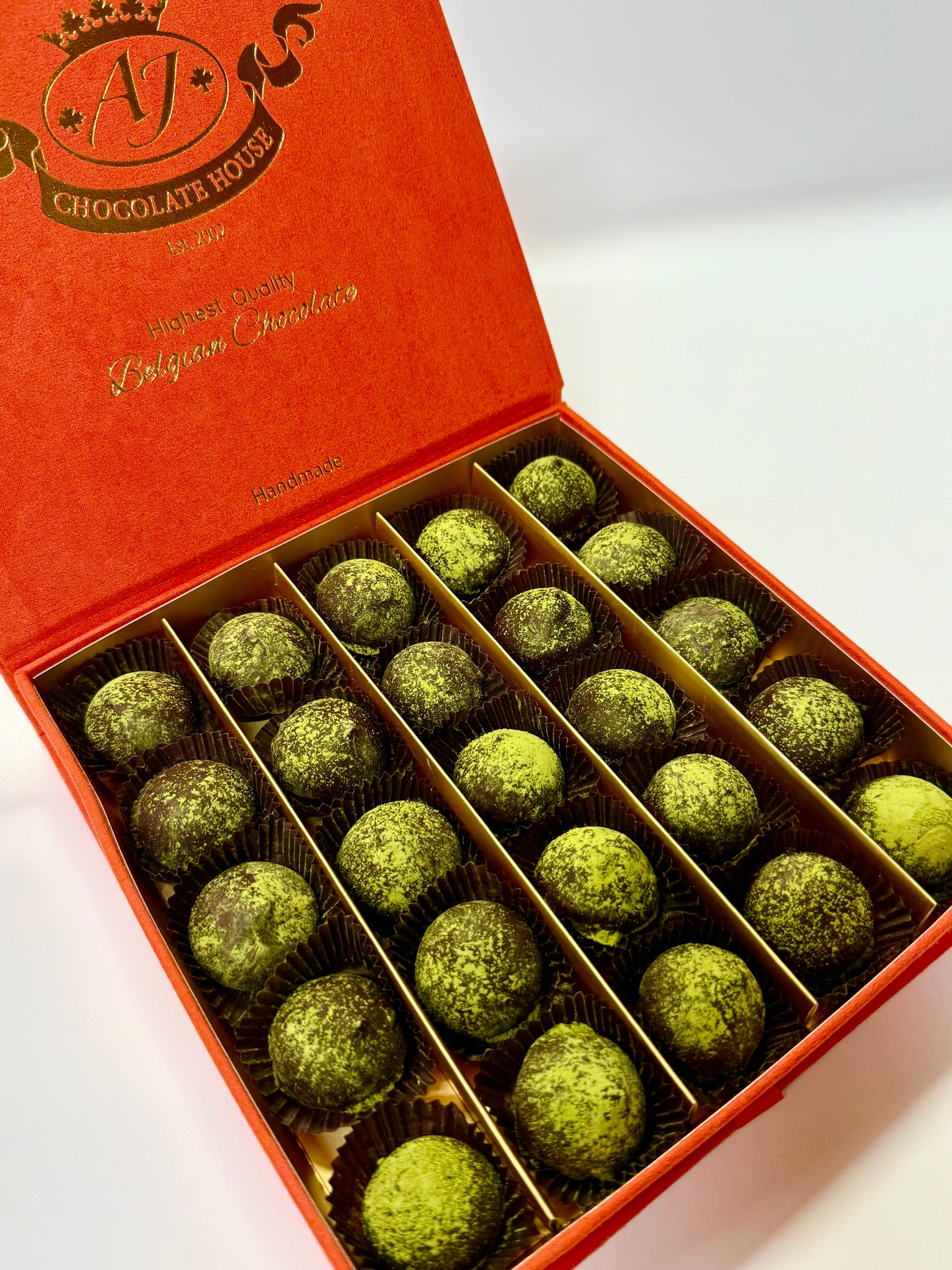 Triufeliai su matcha prabangioje dėžutėje, 205 gr.