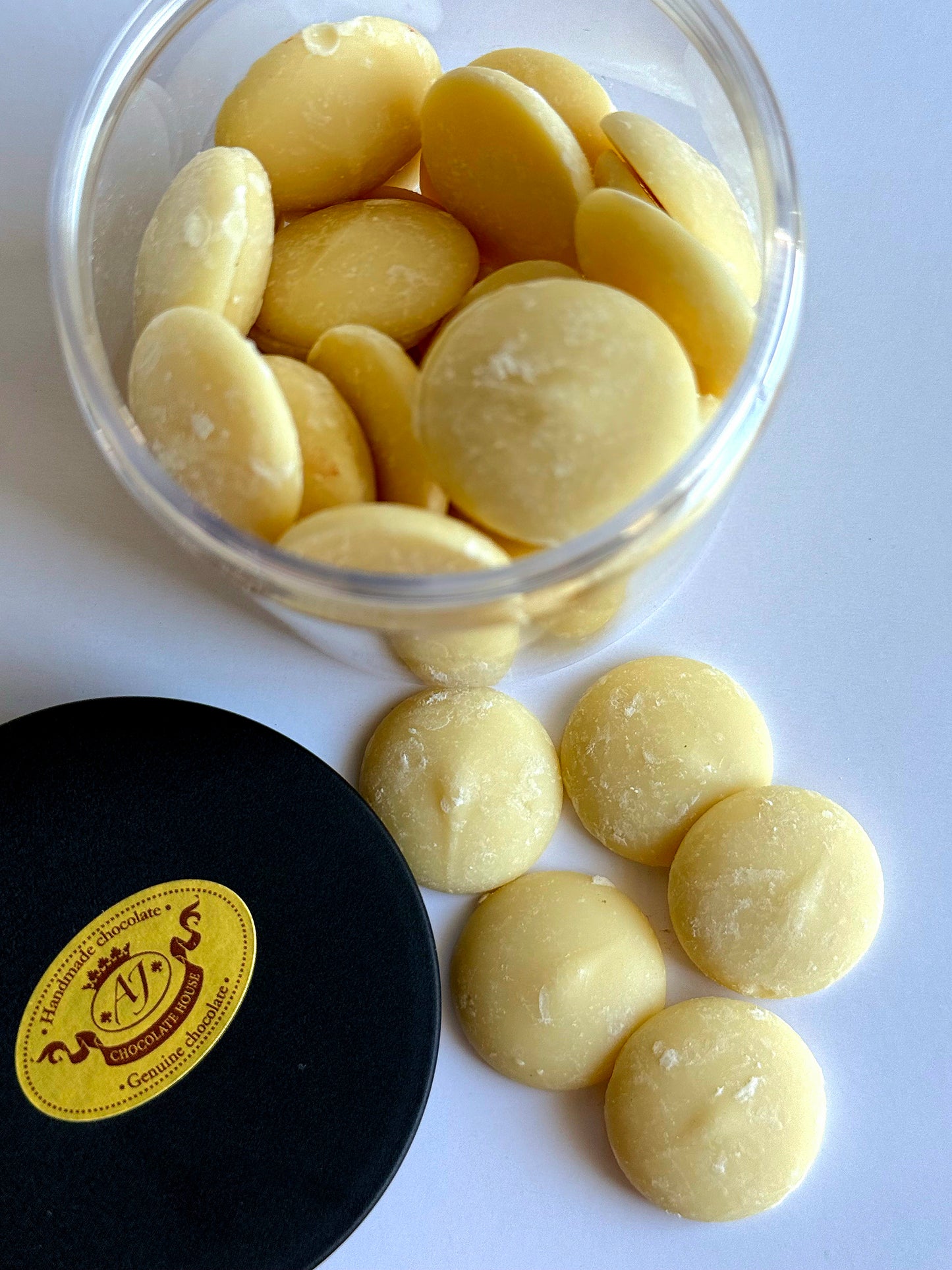 Baltas šokoladas indelyje, 140 gr.