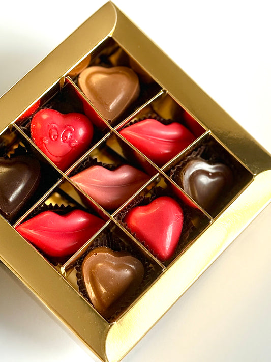Auksinė dėžutė "Širdelės ir lūpos", 110 gr.