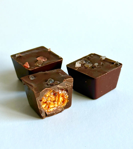 Juodojo šokolado saldainiai su sūria karamele