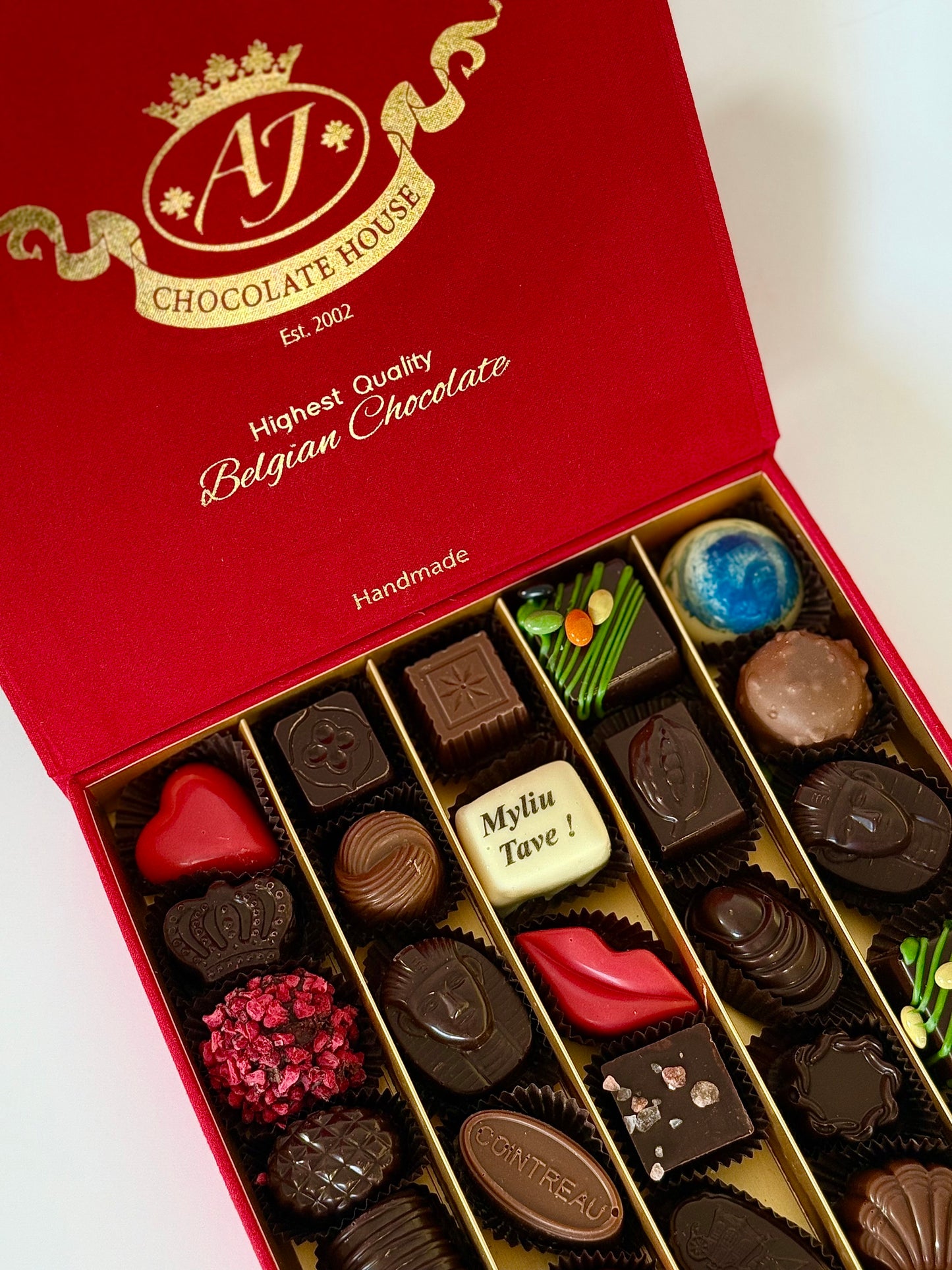 Prabangi raudona dėžutė "Myliu Tave" 190X190 mm., 355 g.