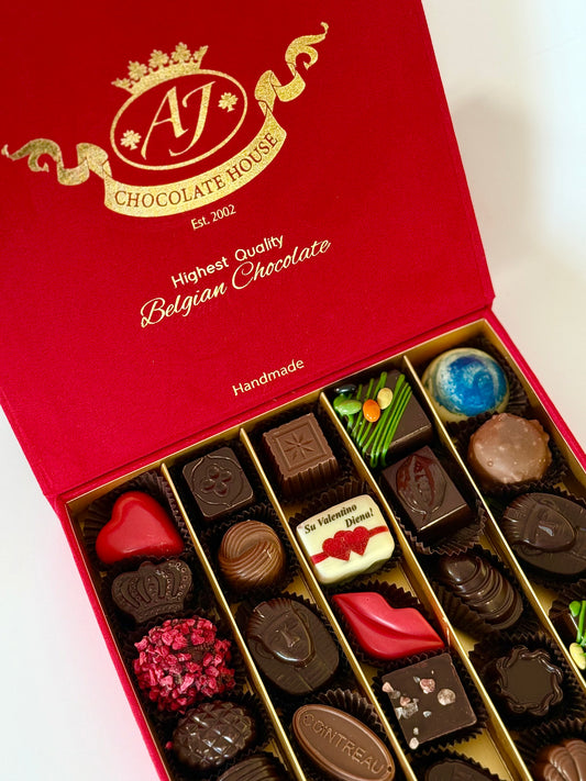 Prabangi raudona dėžutė "Su Valentino diena" 190X190 mm., 355 g.